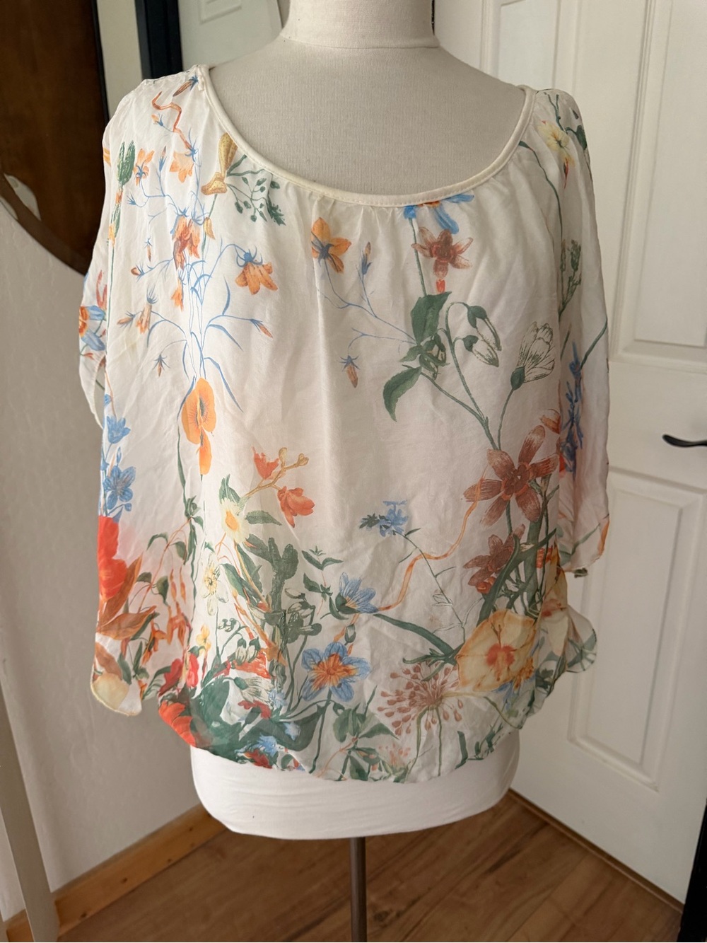 Women's Floral Scoop-Neck Blouse - White with Multicolor Floral Print